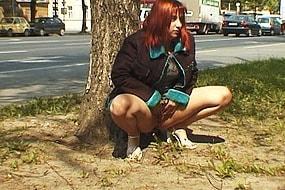 Redheaded in Sandals Pissing