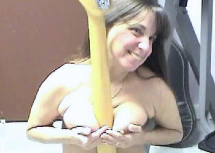 Vixen Gets Kinky With Her Guitar