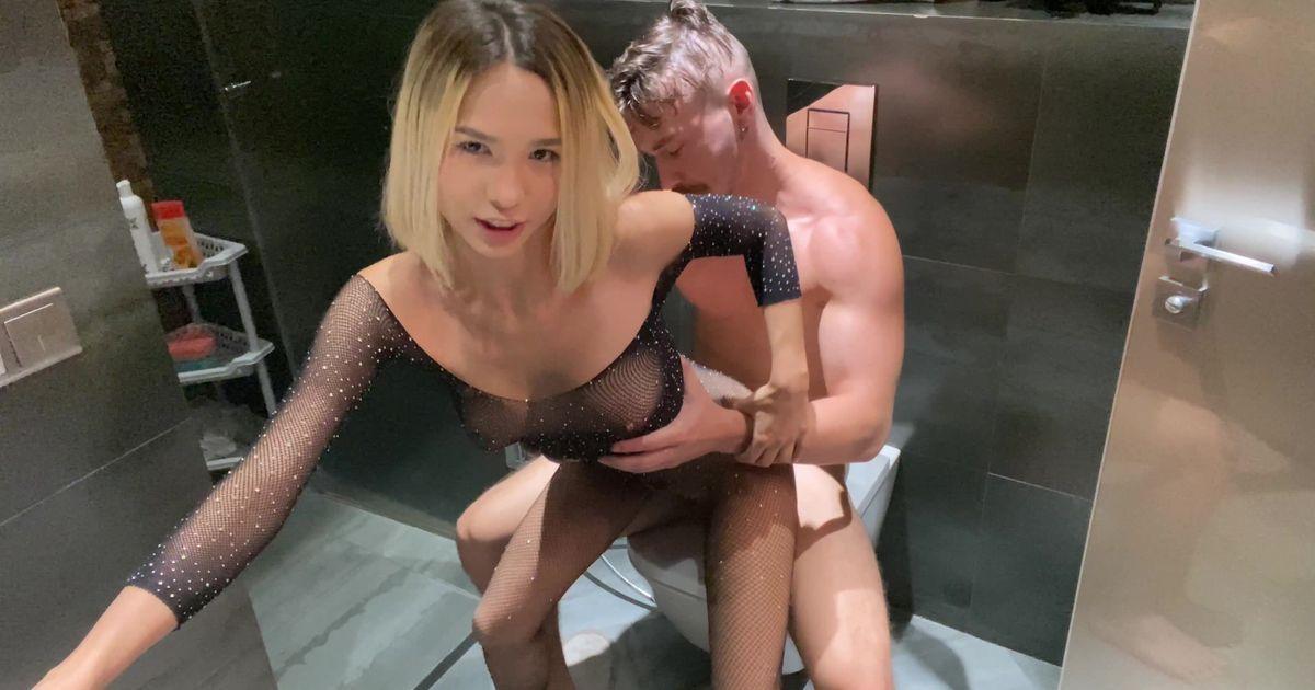 Sexy Chick Got Fucked Right In The Toilet