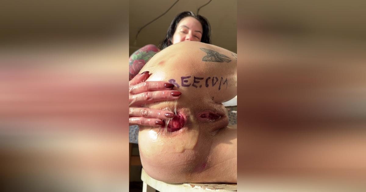 Selfie Fetish 26: Oiled Up, Bent Over, My Fist Still In The Picture