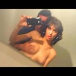 Jugando Con Su Novio y Grabando Un Selfie Porno