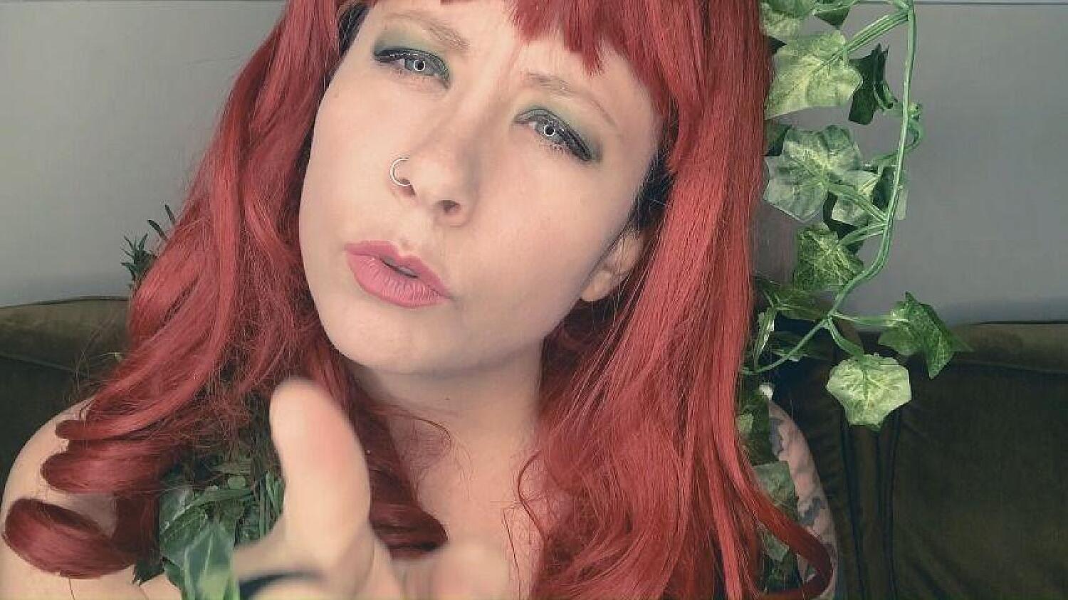 Ivys Tease And Poison Kiss For POV