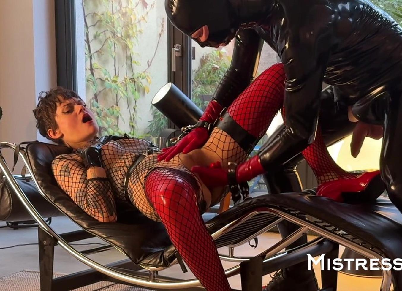 Fucking And Squirting On Chaise Longue